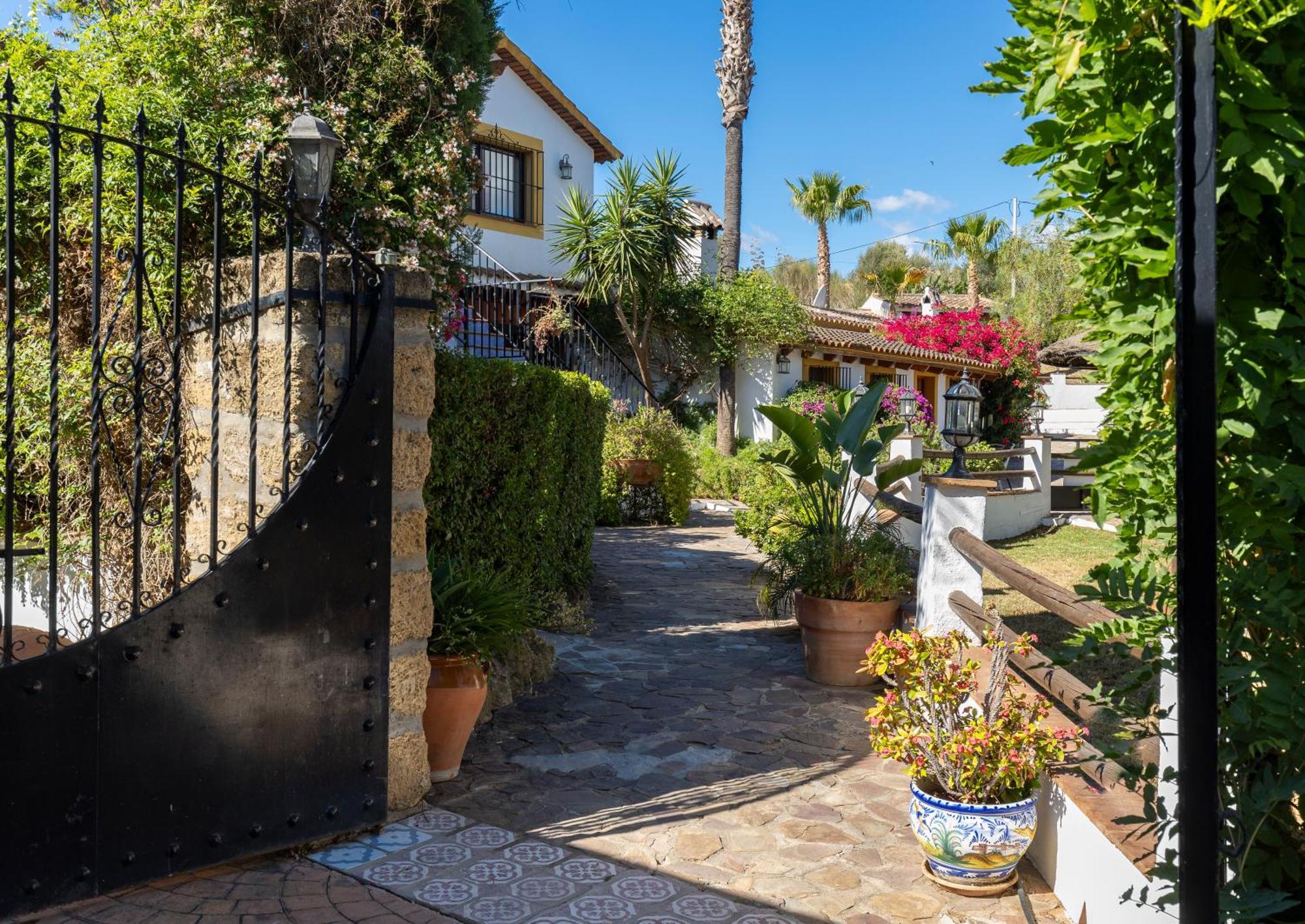 Hotel La Granja de Antonio Alhaurín el Grande Exterior foto